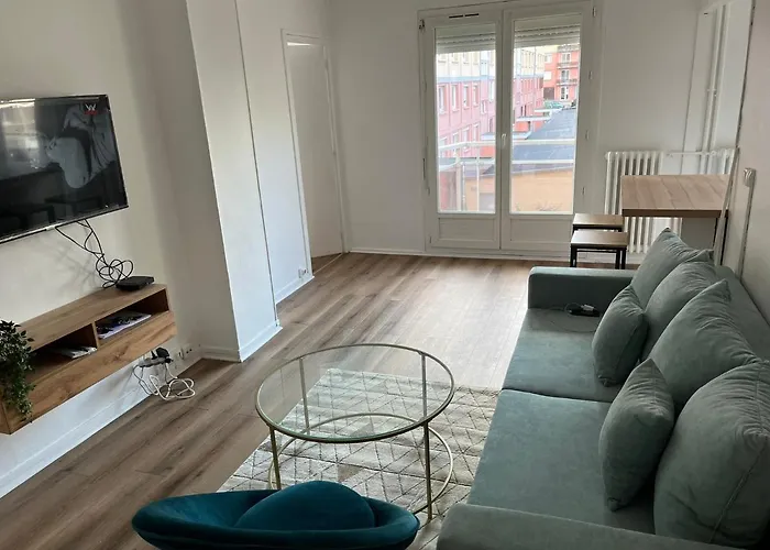 Quai De Seine // Proche Docks // Proche Des Transports // Calme Et *